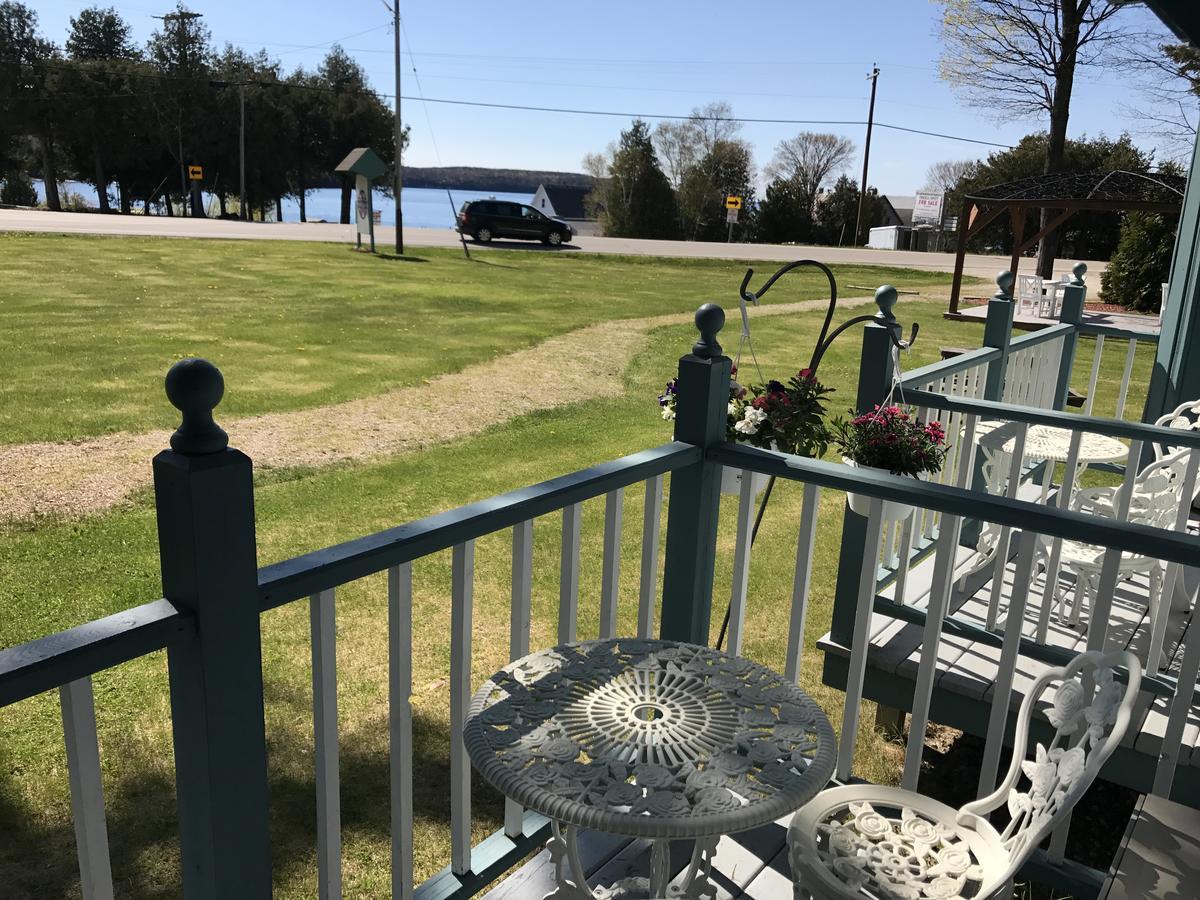 Harbor Light Inn Gills Rock Экстерьер фото