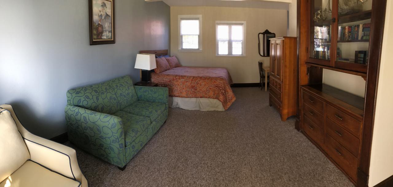 Harbor Light Inn Gills Rock Экстерьер фото
